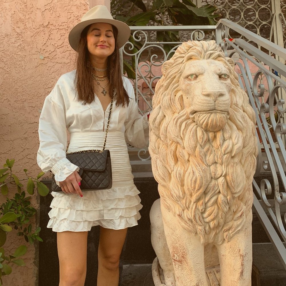 Meet your Posher, Whitney